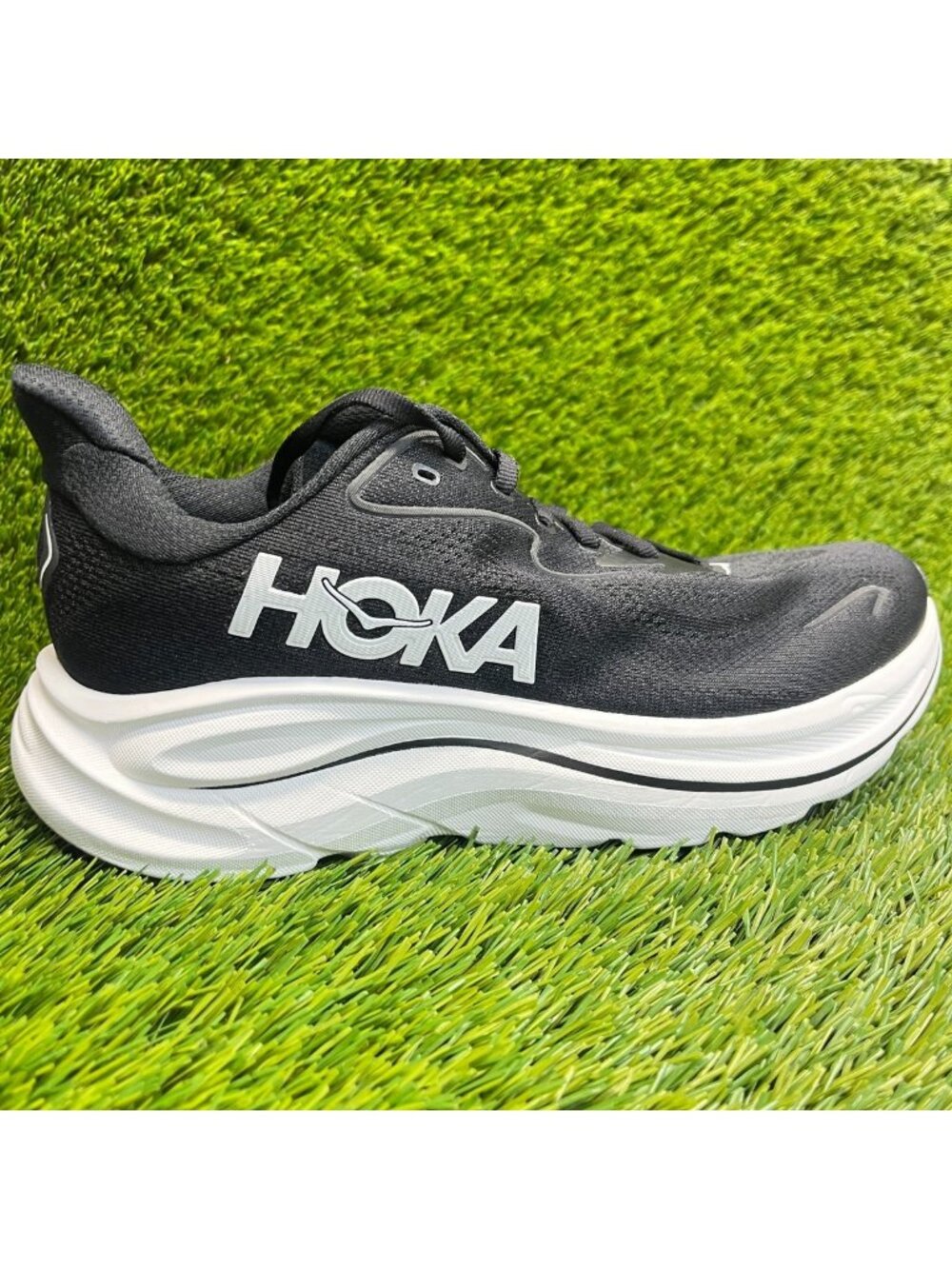 Hoka One One Clifton 10 Womens Size 8.5 Black White Running Shoes Sneakers